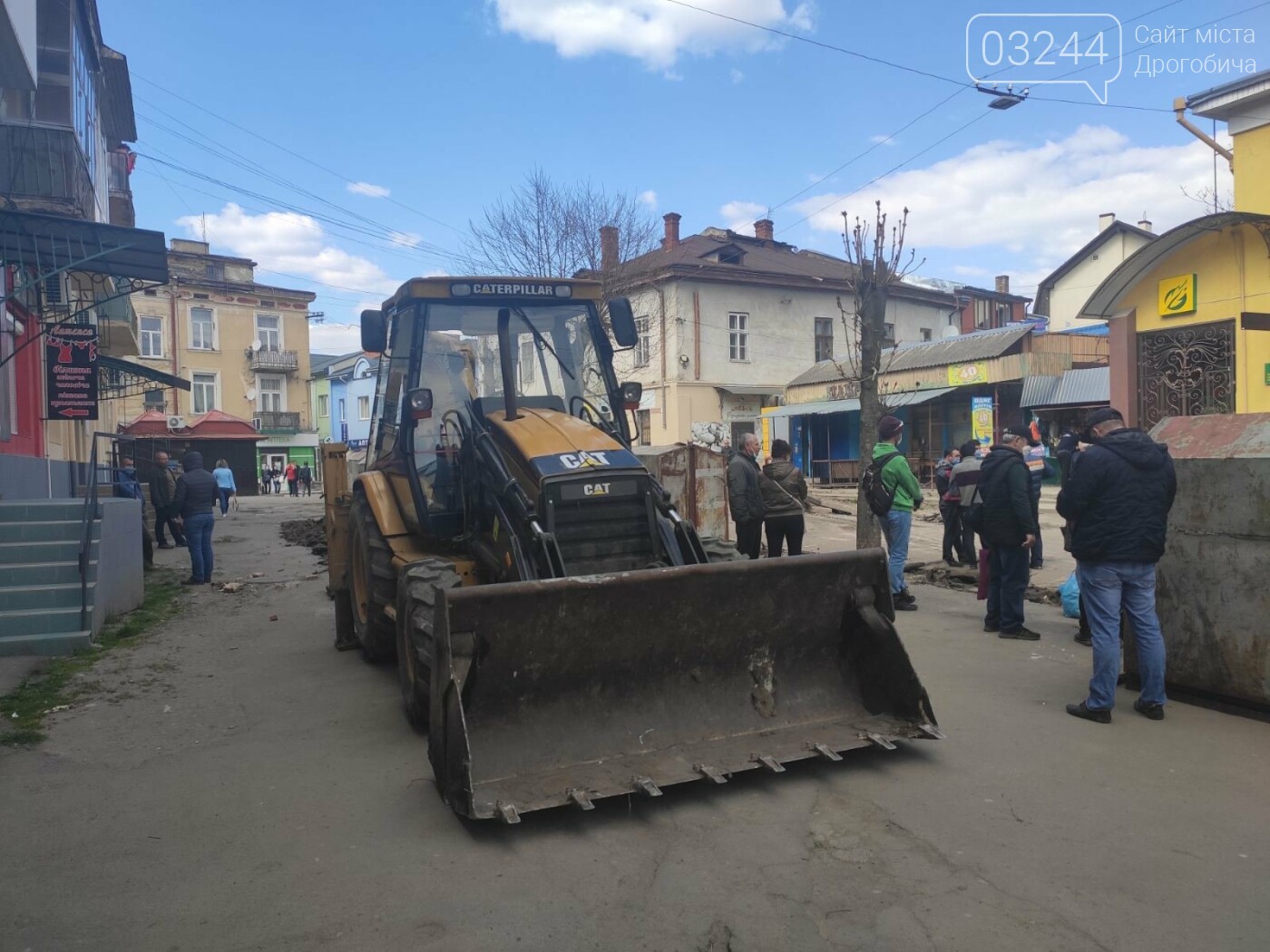 На вулиці Шолом-Алейхема у Дрогобичі комунальники демонтову..., фото-4 На вулиці Шолом-Алейхема у Дрогобичі комунальники демонтовують торгові ятки, фото-4