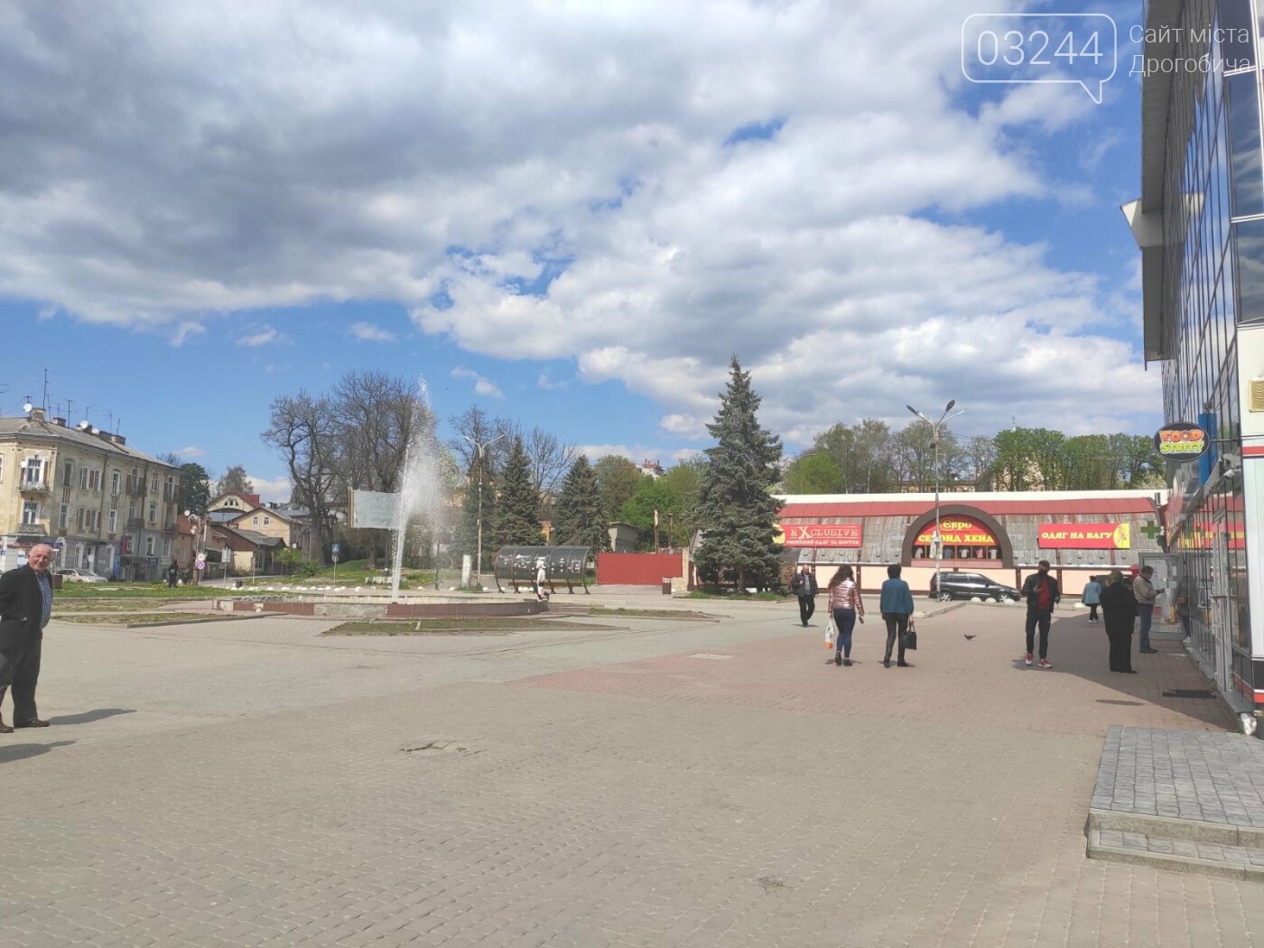 У Дрогобичі запрацював продуктовий ринок в центрі міста, -..., фото-17 У Дрогобичі запрацював продуктовий ринок в центрі міста, - ФОТОРЕПОРТАЖ, фото-17