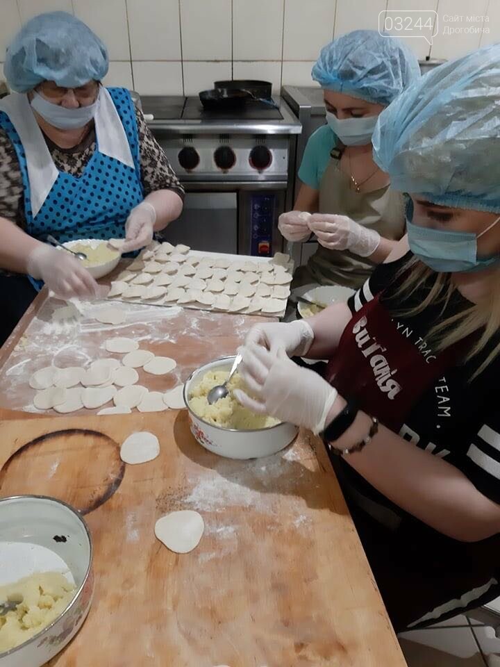 Допомагають потребуючим: соціальне кафе "Витанія" скеровує..., фото-2 Допомагають потребуючим: соціальне кафе "Витанія" скеровує частину зароблених коштів на обіди для нужденних, фото-2