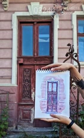 Студенка із Києва мріє відреставрувати старовинні двері веч..., фото-4 Студенка із Києва мріє відреставрувати старовинні двері вечірньої дрогобицької школи: продає листівки і збирає так кошти, фото-4