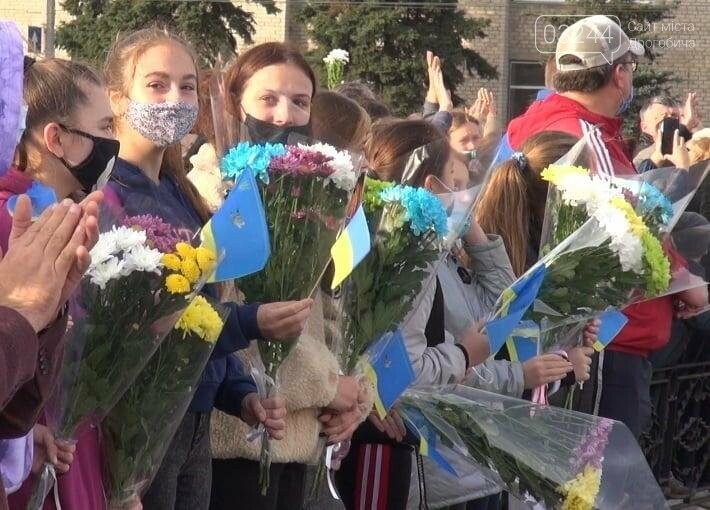 Проводжали оплесками – на Луганщині мешканці дякували рятув..., фото-1 Проводжали оплесками – на Луганщині мешканці дякували рятувальникам за ліквідовані пожежі, фото-1