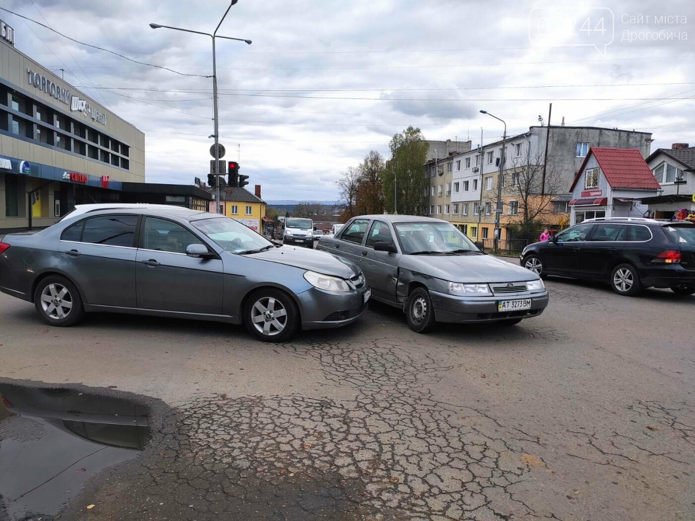ДТП у Дрогобичі, на вулиці Грушевського, - ФОТО, фото-2 ДТП у Дрогобичі, на вулиці Грушевського, - ФОТО, фото-2
