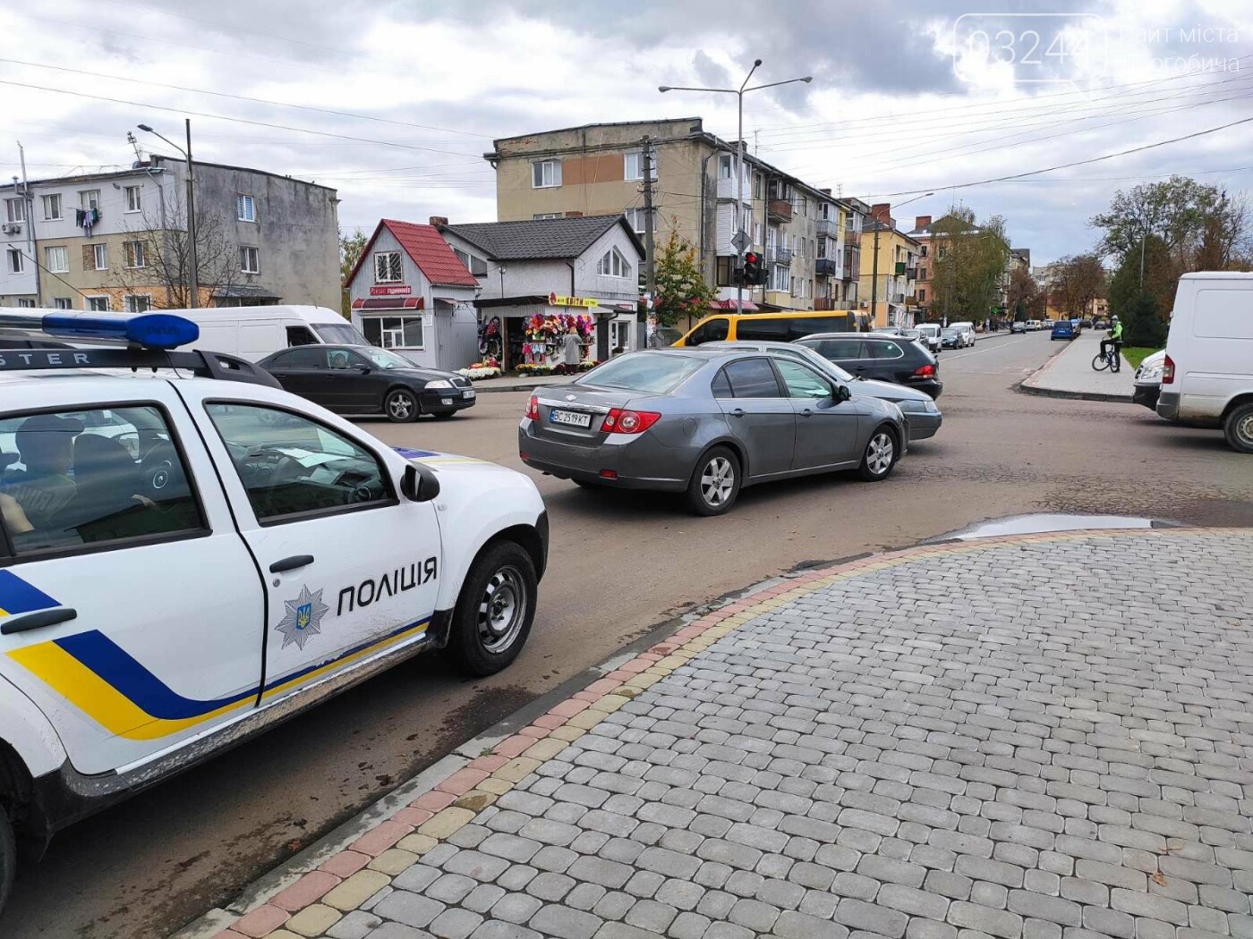 ДТП у Дрогобичі, на вулиці Грушевського, - ФОТО, фото-5 ДТП у Дрогобичі, на вулиці Грушевського, - ФОТО, фото-5