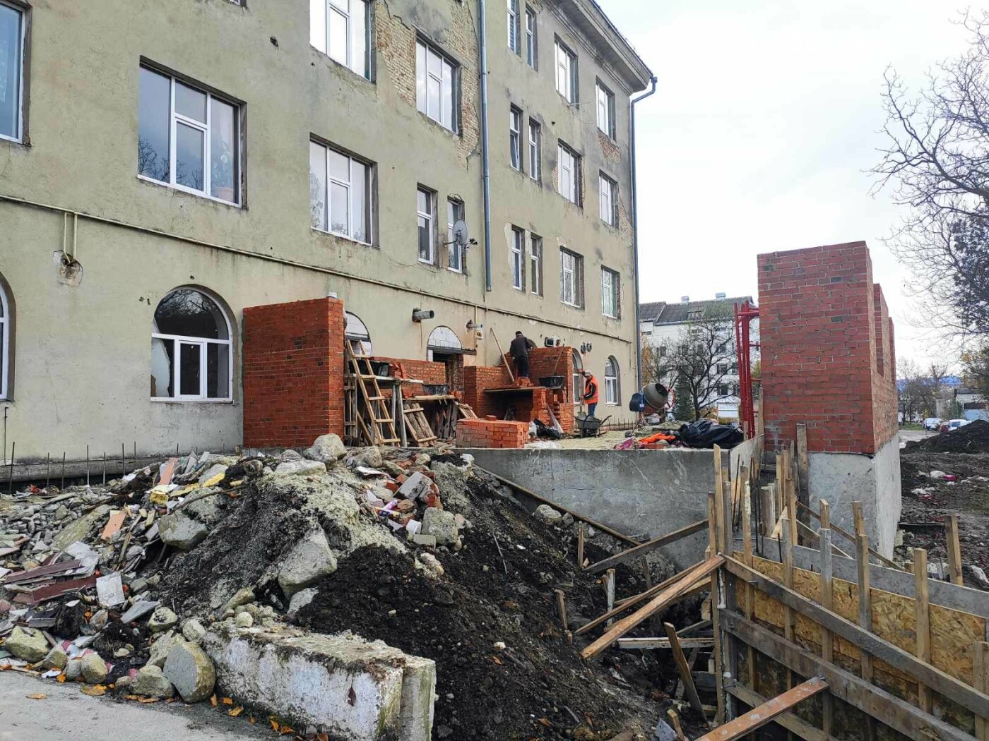 Дрогобицька міська лікарня №1 оновлює приймальне відділенн..., фото-7 Дрогобицька міська лікарня №1 оновлює приймальне відділення – стартував капремонт приміщення , фото-7