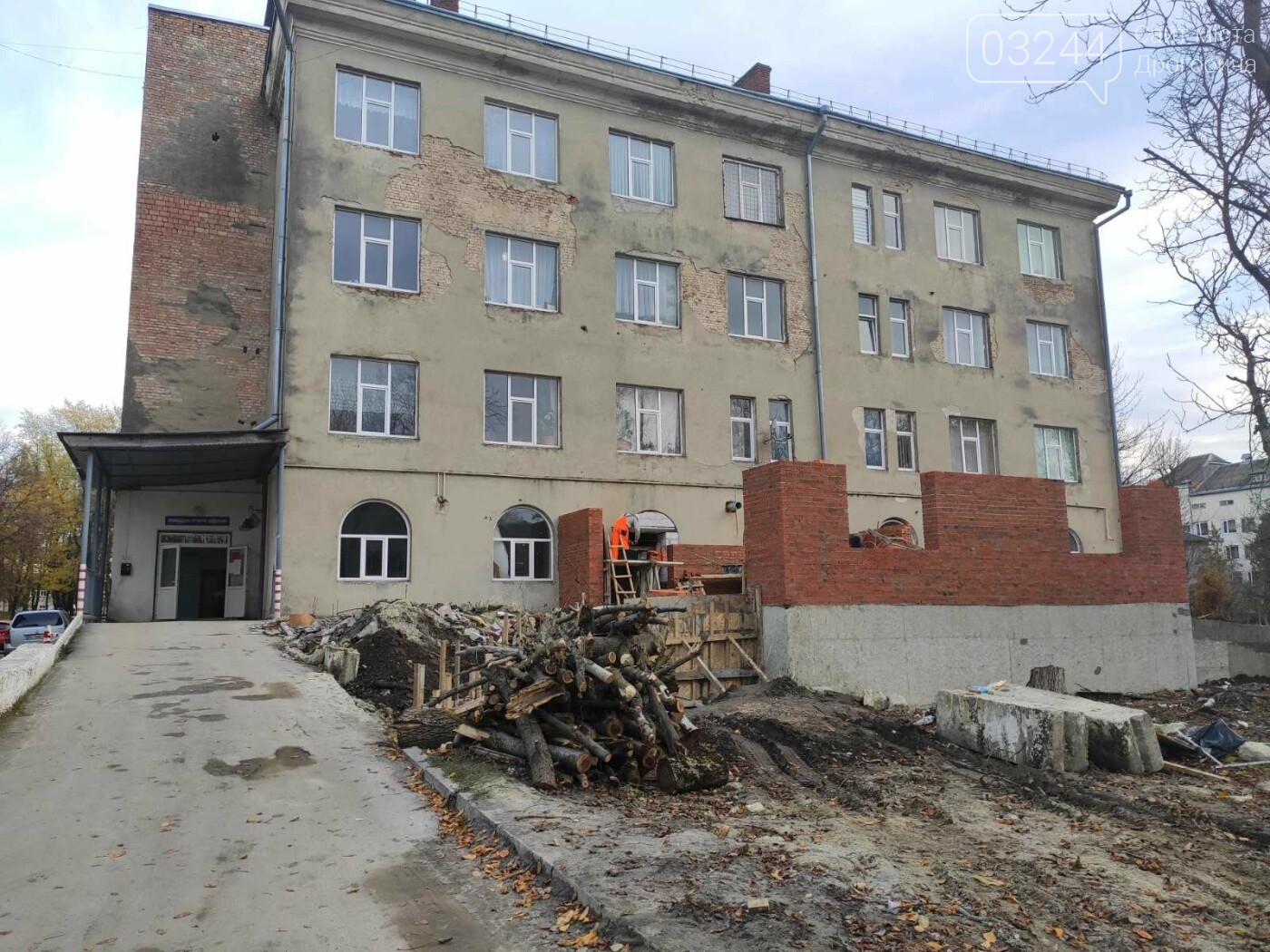 Дрогобицька міська лікарня №1 оновлює приймальне відділенн..., фото-1 Дрогобицька міська лікарня №1 оновлює приймальне відділення – стартував капремонт приміщення , фото-1