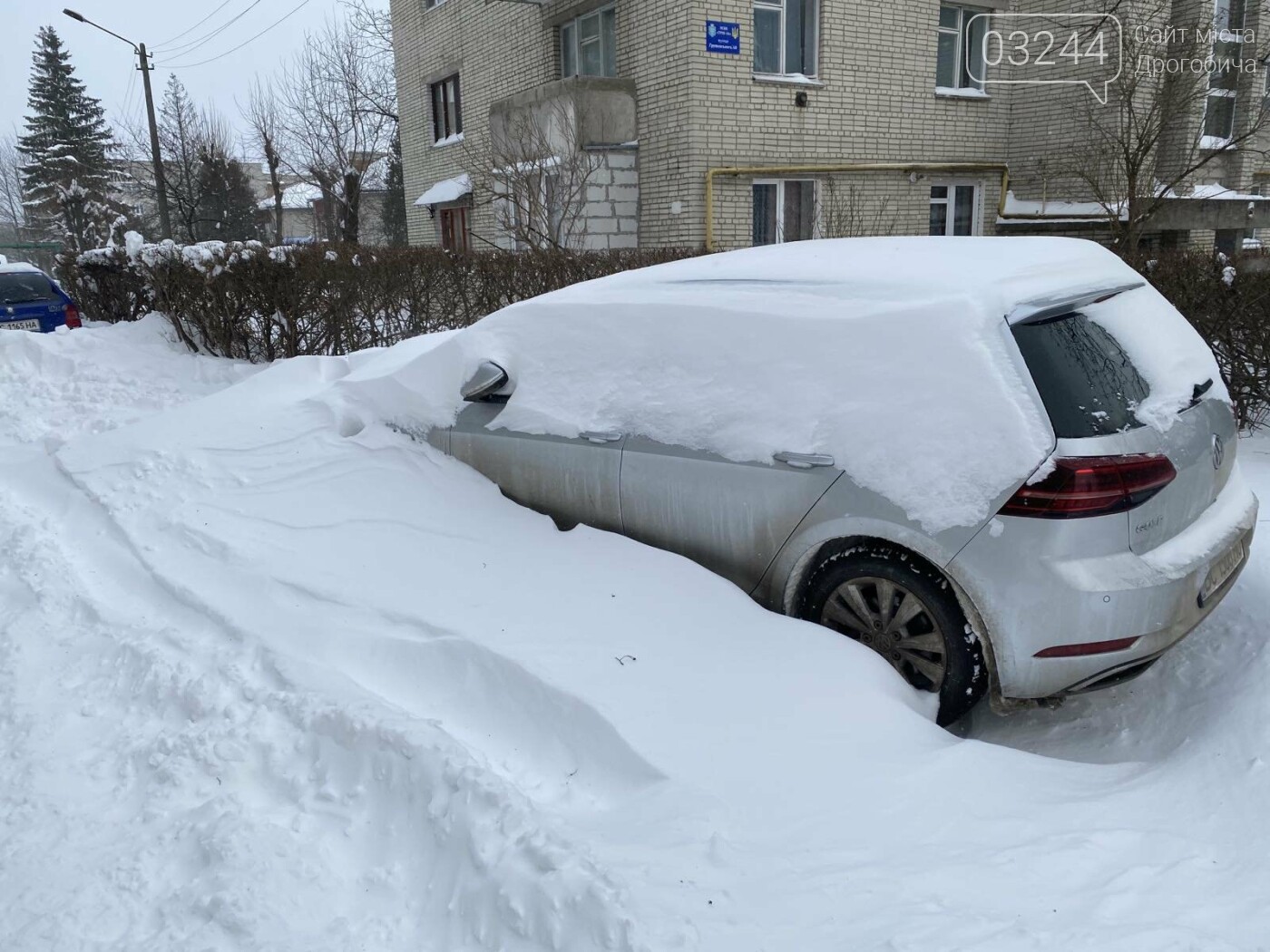 Притрусило: негода перетворила автівки, які не виїжджали кі..., фото-5 Притрусило: негода перетворила автівки, які не виїжджали кілька днів, на снігові кургани, - ФОТОРЕПОРТАЖ, фото-5