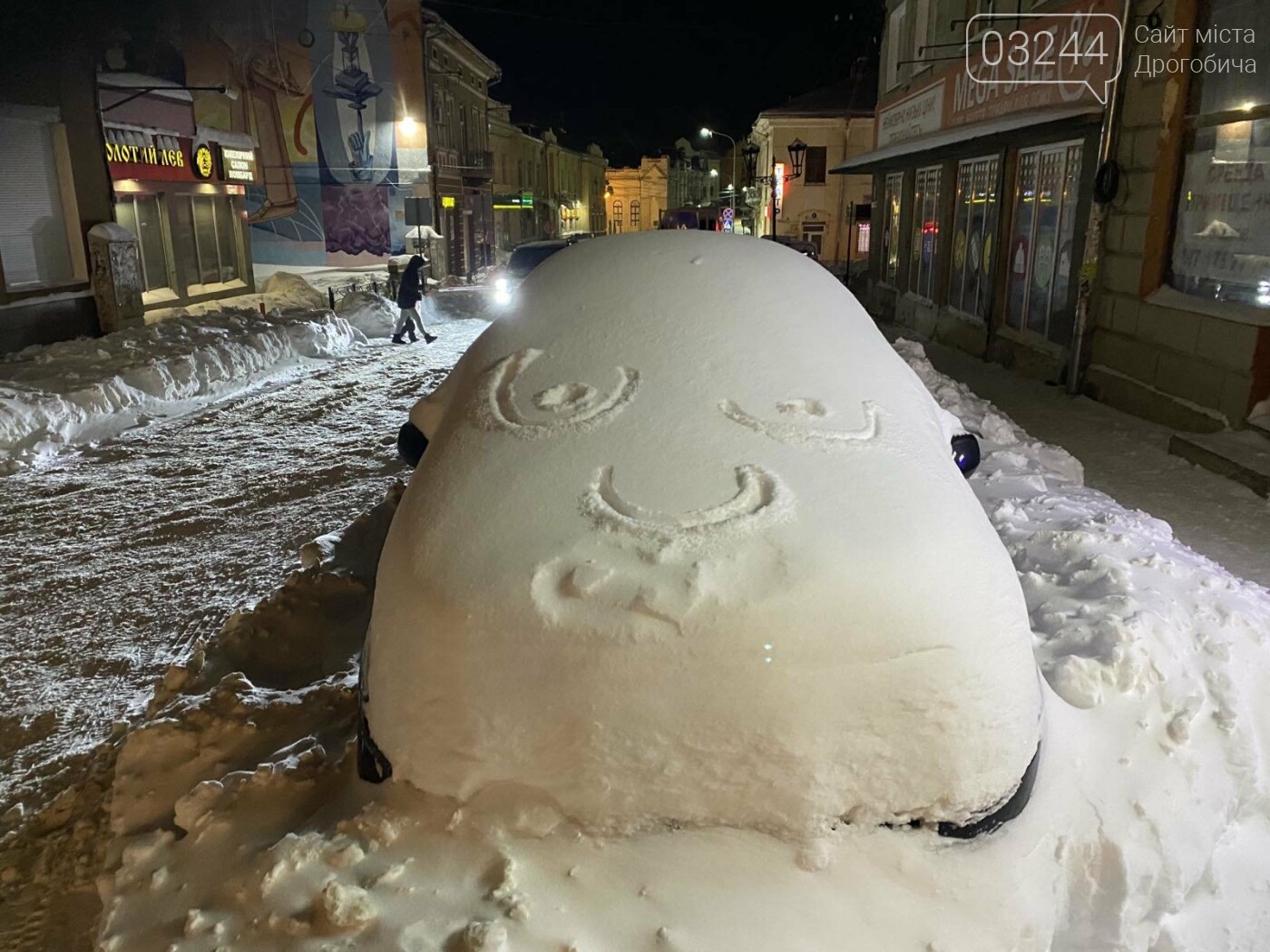 Притрусило: негода перетворила автівки, які не виїжджали к..., фото-11 Притрусило: негода перетворила автівки, які не виїжджали кілька днів, на снігові кургани, - ФОТОРЕПОРТАЖ, фото-11