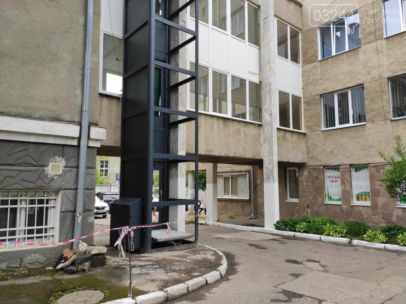 Осучаснюють: КНП «Дрогобицька поліклініка» встановлює зовн..., фото-3 Осучаснюють: КНП «Дрогобицька поліклініка» встановлює зовнішній ліфт для маломобільних груп населення, фото-3