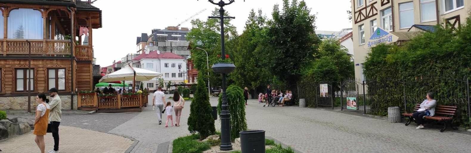 Трускавець оживає після карантину – в місті відкрили питтєву галере... Трускавець оживає після карантину – в місті відкрили питтєву галерею, літні тераси ресторанів та готують санаторії, - ФОТО
