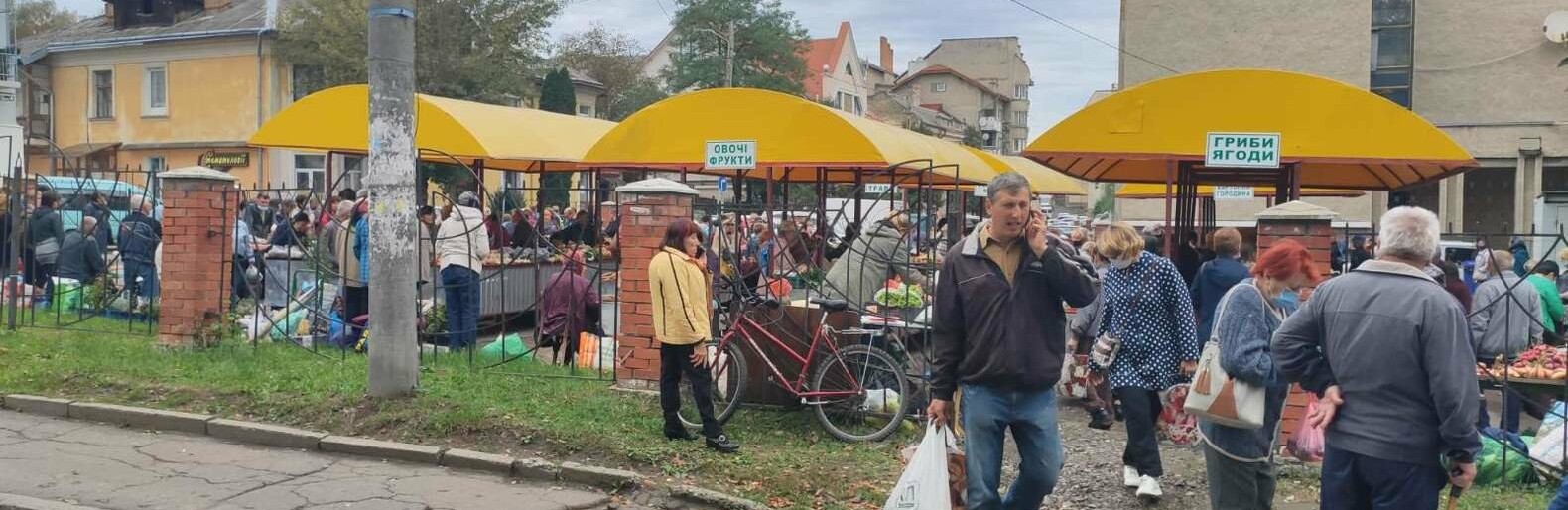 У Дрогобичі зрушення - стихійні торговці із Ковальської перейшли на... У Дрогобичі зрушення - стихійні торговці із Ковальської перейшли на новооблаштований ринок, - ФОТОРЕПОРТАЖ
