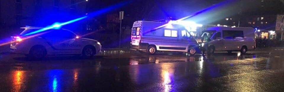 Біля "Сільпо" у Дрогобичі збили людину на пішохідному переході, - Ф... Біля "Сільпо" у Дрогобичі збили людину на пішохідному переході, - ФОТО