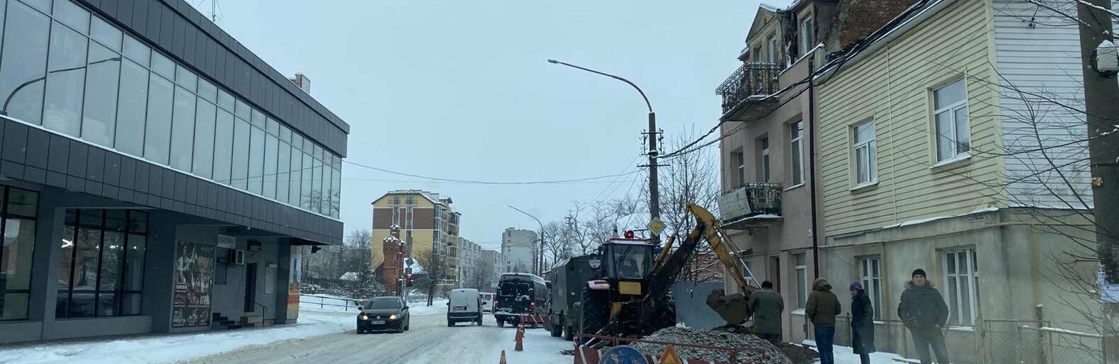 На Стрийській тимчасово немає води – тривають аварійно-відновлювані... На Стрийській тимчасово немає води – тривають аварійно-відновлювані роботи від водоканалу, - ФОТО